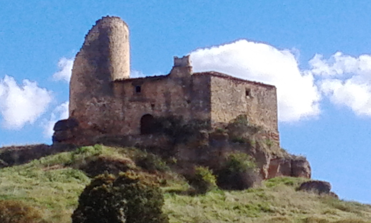 107 Castillo Almadeque