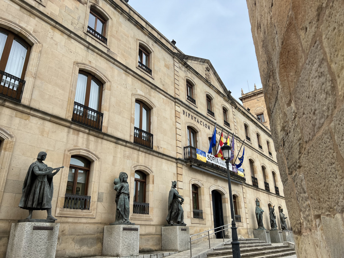 Fachada de la Diputaciu00f3n de Soria (2)