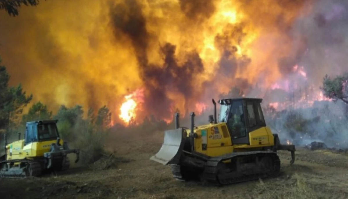 BULLDOZER INCENDIO