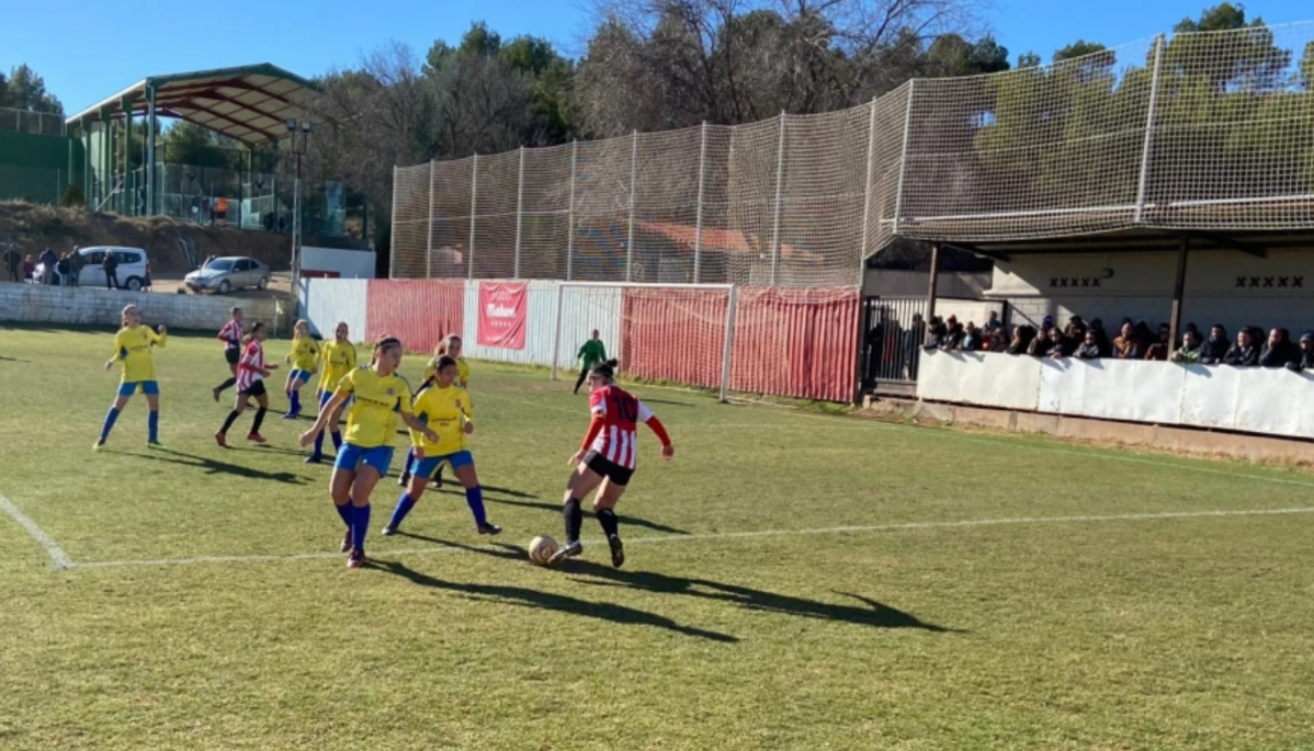 Derbi femenino alto jalu00f3n