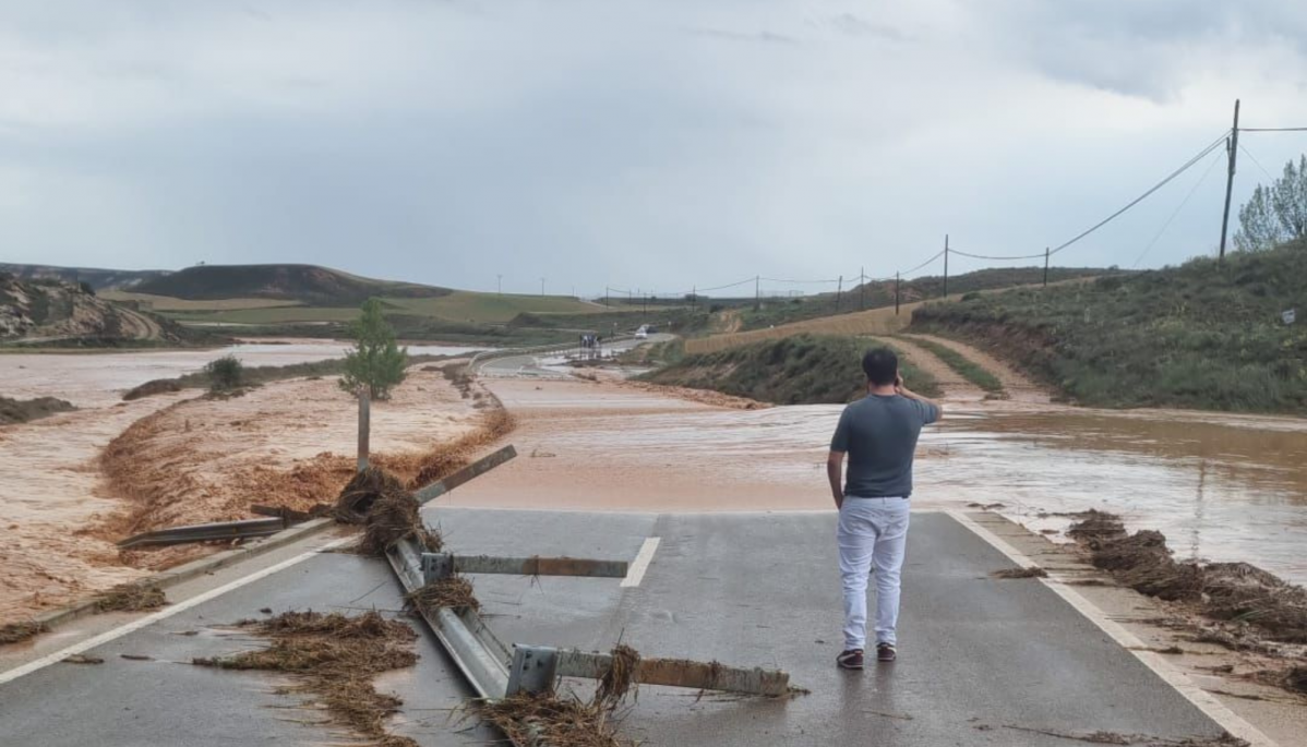 Carretera cortada fuentelmonge