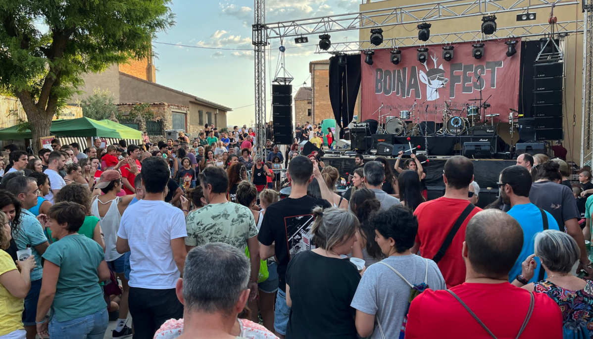 Hoy hace un au00f1o en que el Espu00edritu del Alto Jalu00f3n emprendiu00f3 su viaje a Polonia con el lema 'Espu00edritu Alto Jalu00f3n por Ucrania', ese viaje en el que todas y todos os volcasteis y que conseguimos llevar a ca (1)