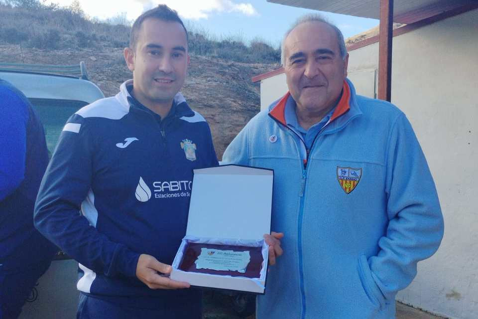 Javi placa embid