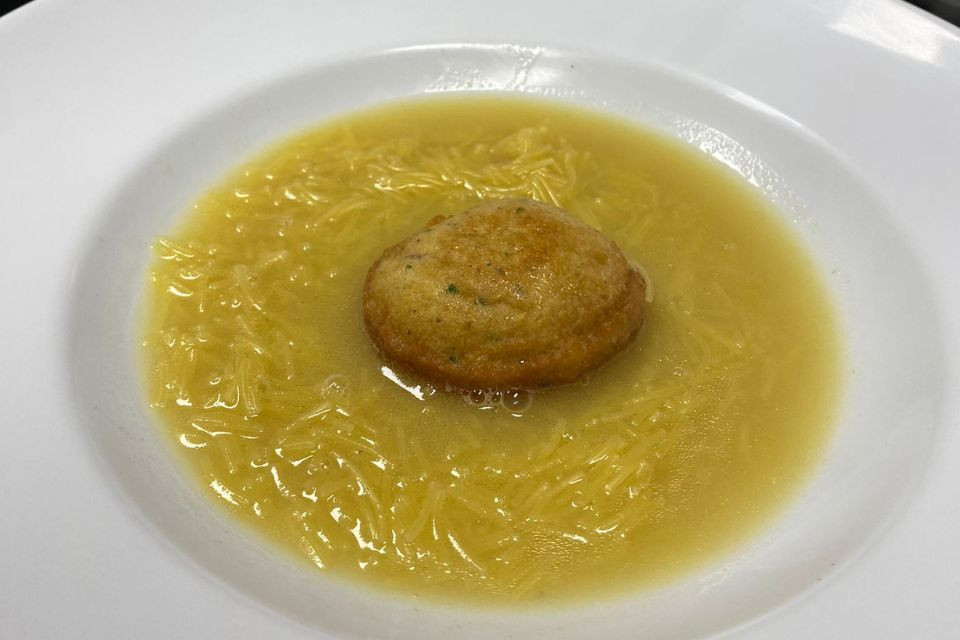 Sopa de bola saminhaan