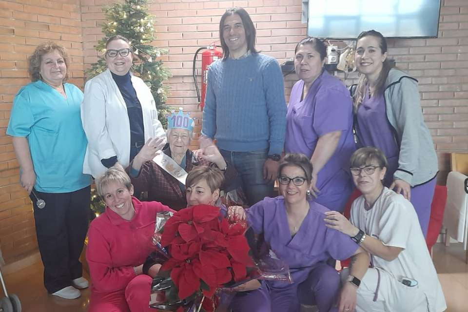 Manola toribio cumple 100 au00f1os en la residencia de ariza