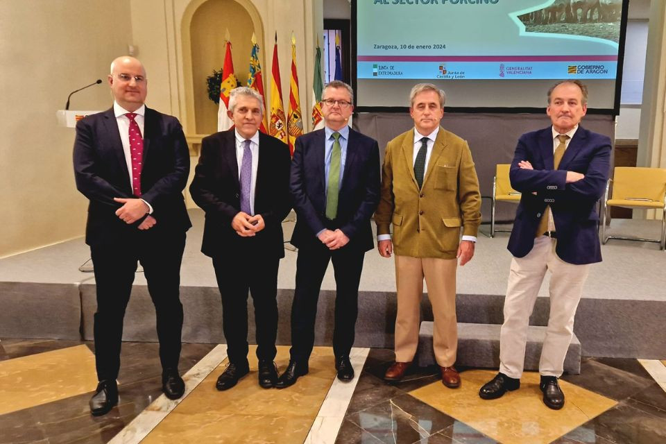 Reuniu00f3n sector porcino consejeros aragu00f3n y castilla y leu00f3n