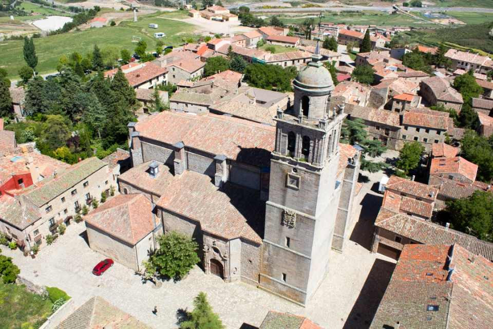 Colegiata de medinaceli desde la paza mayor