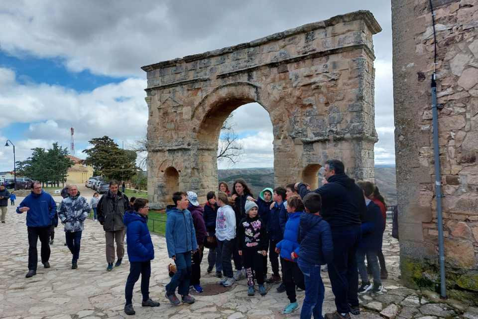 Huevos de pascua arco romano medinaceli