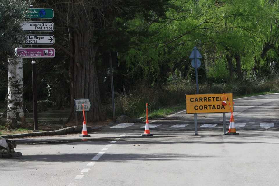 JARABA CARRETERA CORTADA