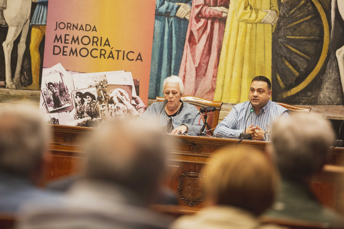 Foto intervenciu00f3n Rubu00e9n Estu00e9vez Memoria Democru00e1tica JUAN MANZANARA