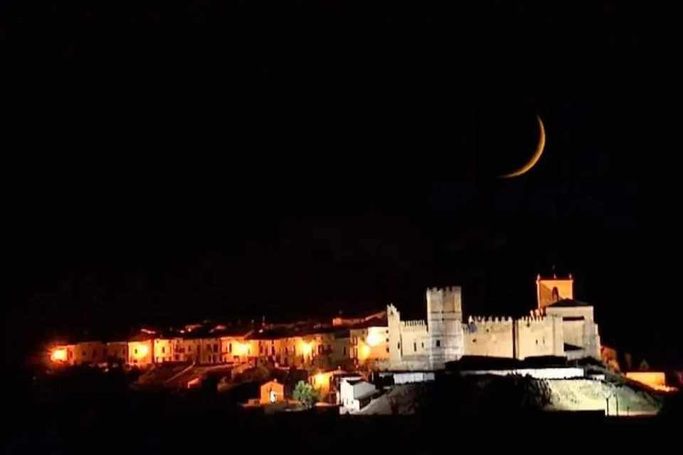 MONTEAGUDO DE LAS VICARÍAS LUNA LLENA
