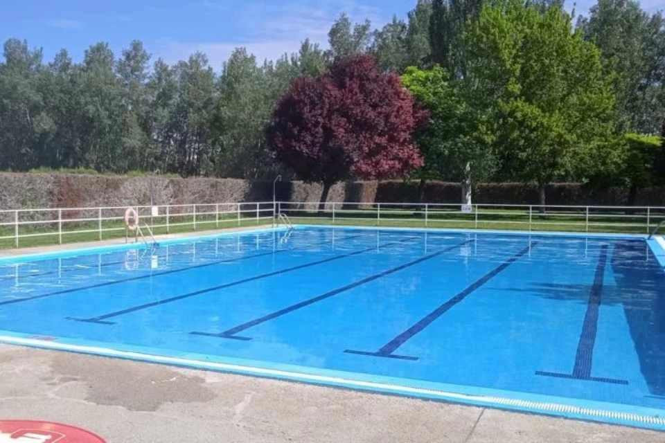 Piscina monteagudo de las vicaru00edas