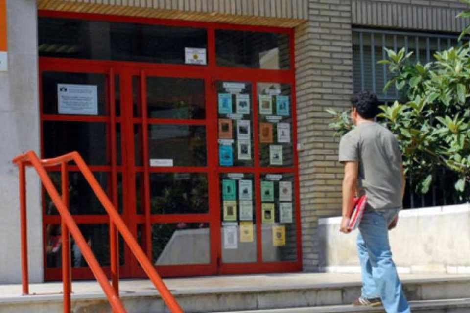 ESCUELA DE IDIOMAS