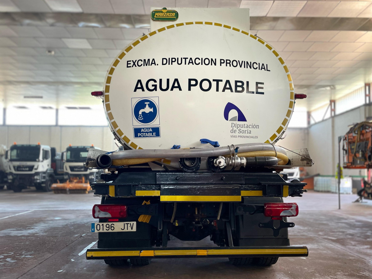 Camiu00f3n cisterna Diputaciu00f3n de Soria