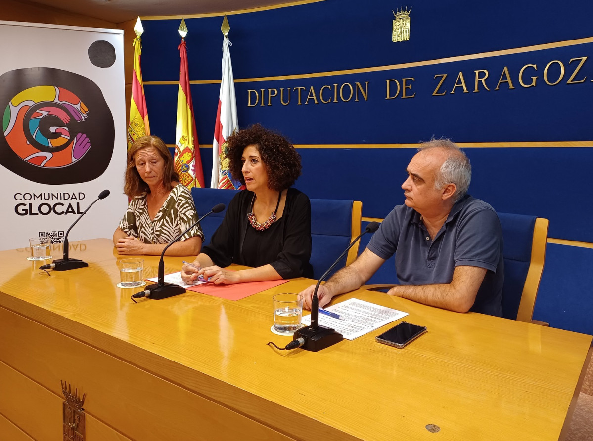 De izquierda a derecha, Cristina Hernu00e1ndez, Elena Garcu00eda Juango y Luis Garcu00eda.