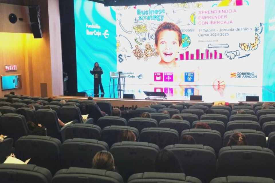APRENDIENDO A EMPRENDER