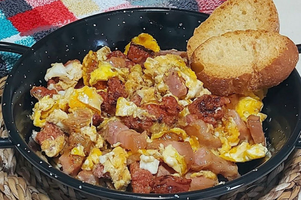 Huevos con torrezno