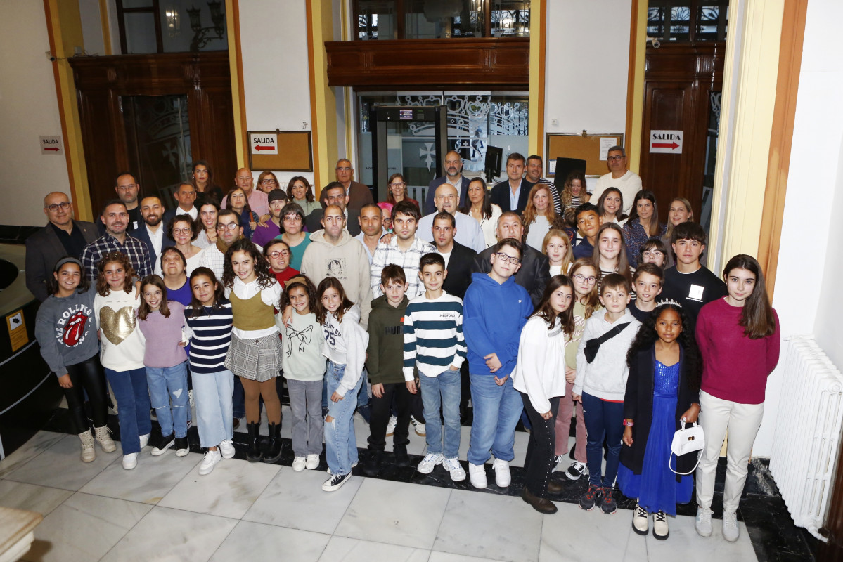 Foto de grupo entrega premios Quu00e9 bello es vivir...en mi pueblo Aranzazu Navarro