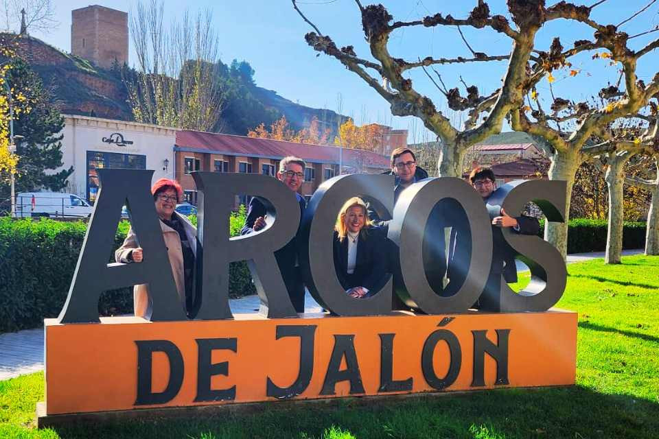 Arcos junta