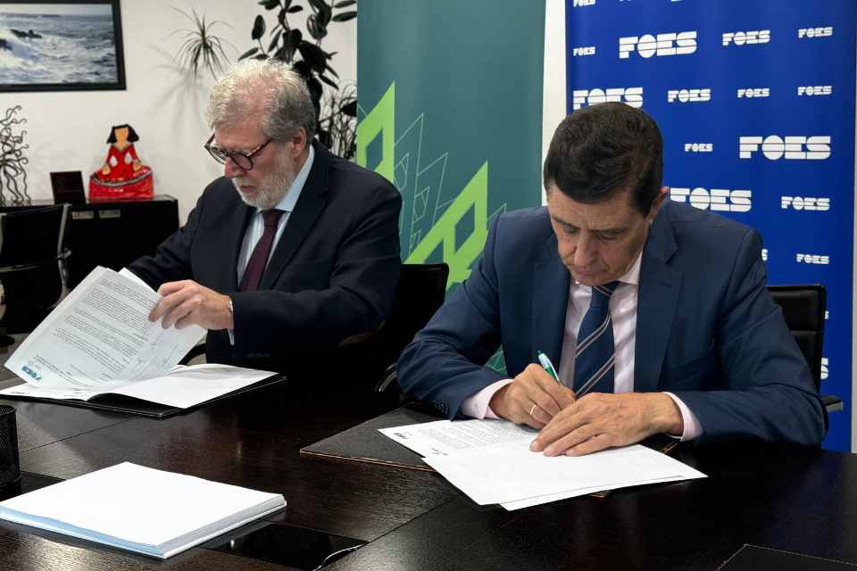 CAJA RURAL Y FOES