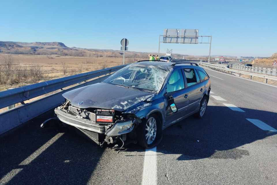 Coche accidente cetina