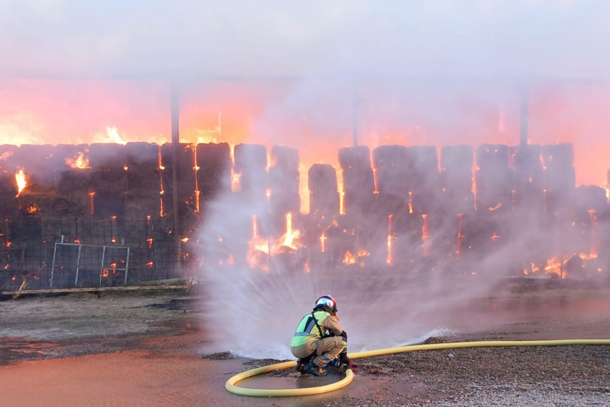 3 Imagen intervenciu00f3n bomberos DPZ en incendio diciembre 2023