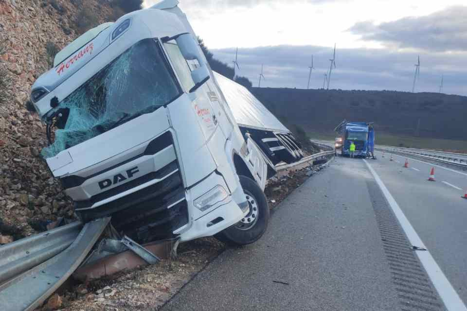 Camiu00f3n benamira