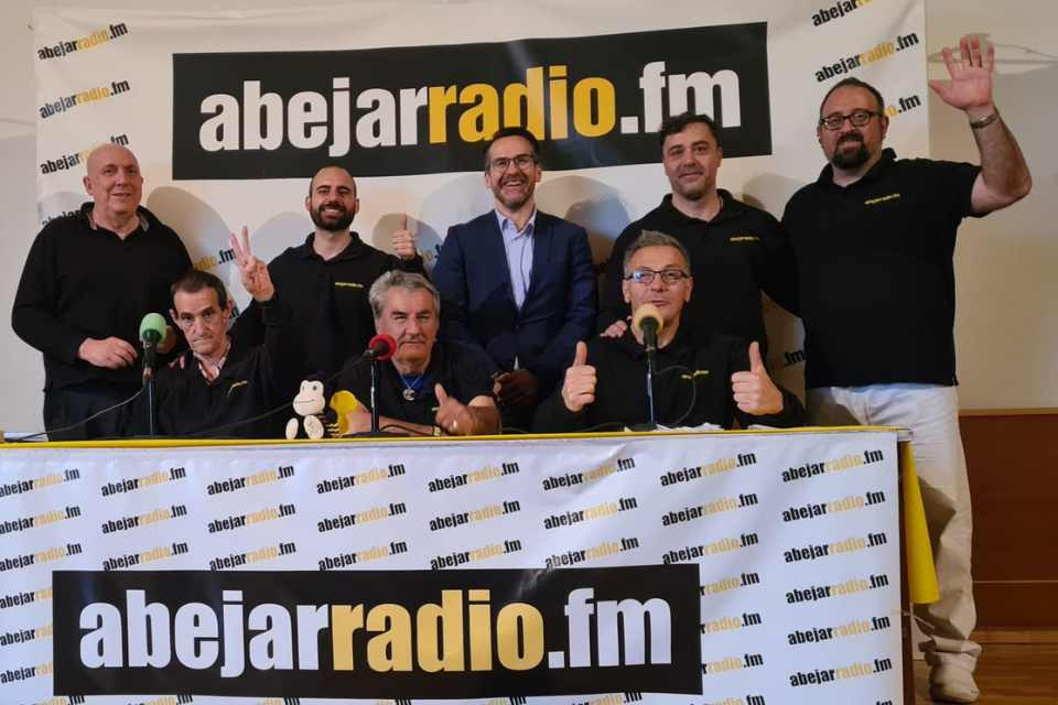 ABEJARFM