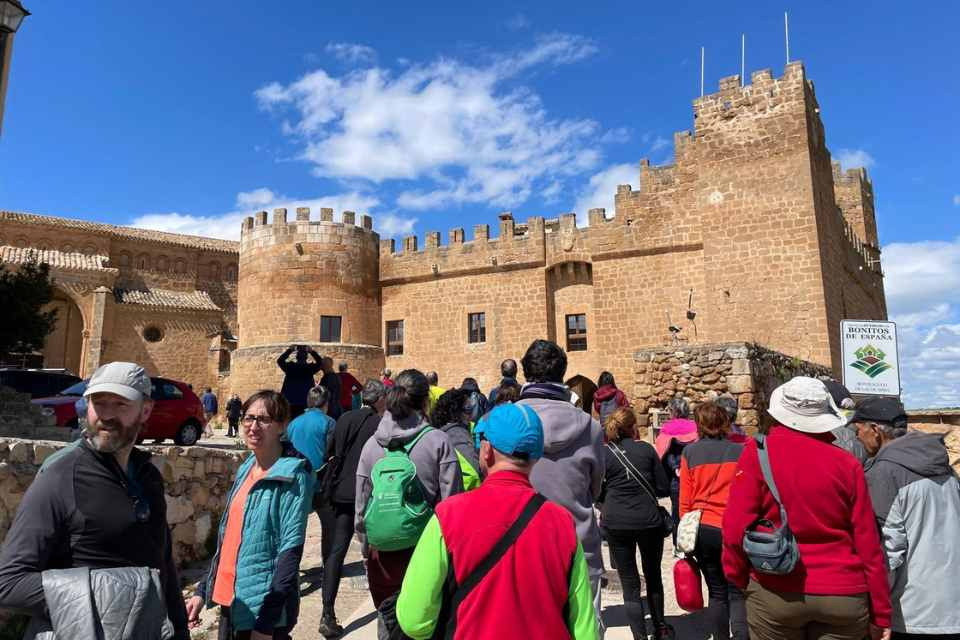 TURISTAS MONTEAGUDO