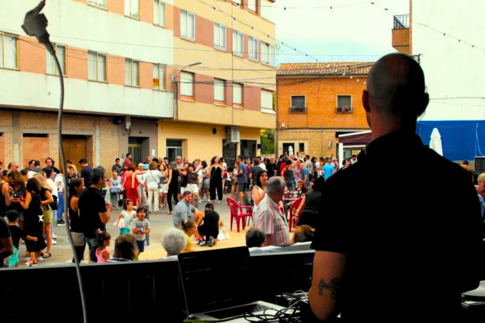 Sinfonola fest arcos de jalon Dj Chechu