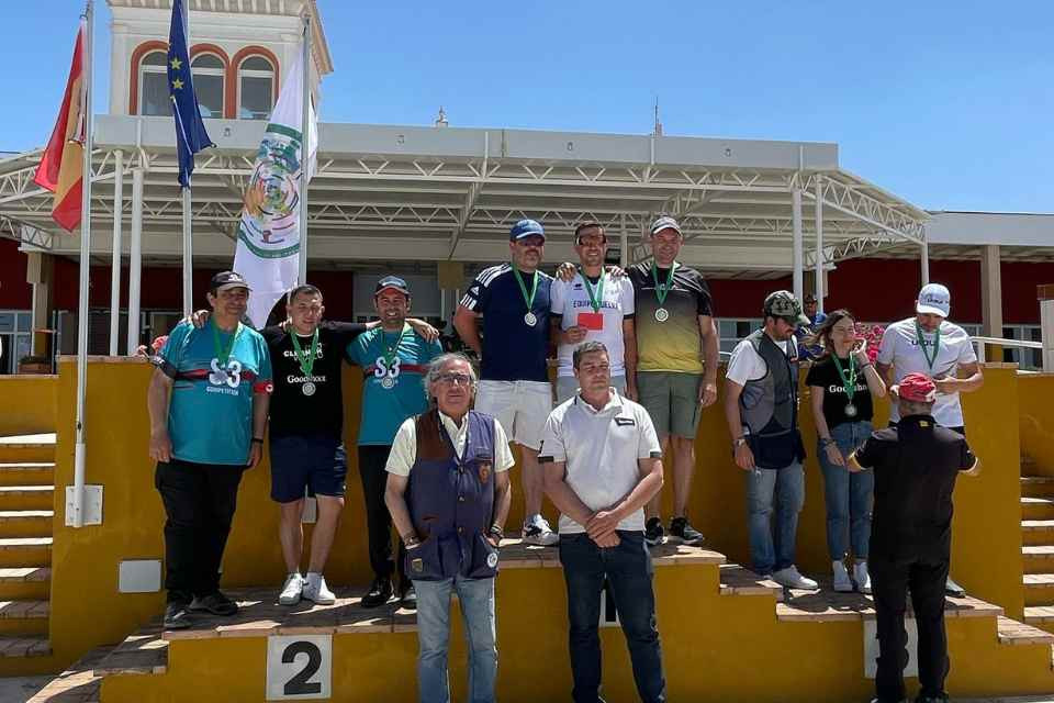 PODIUM2