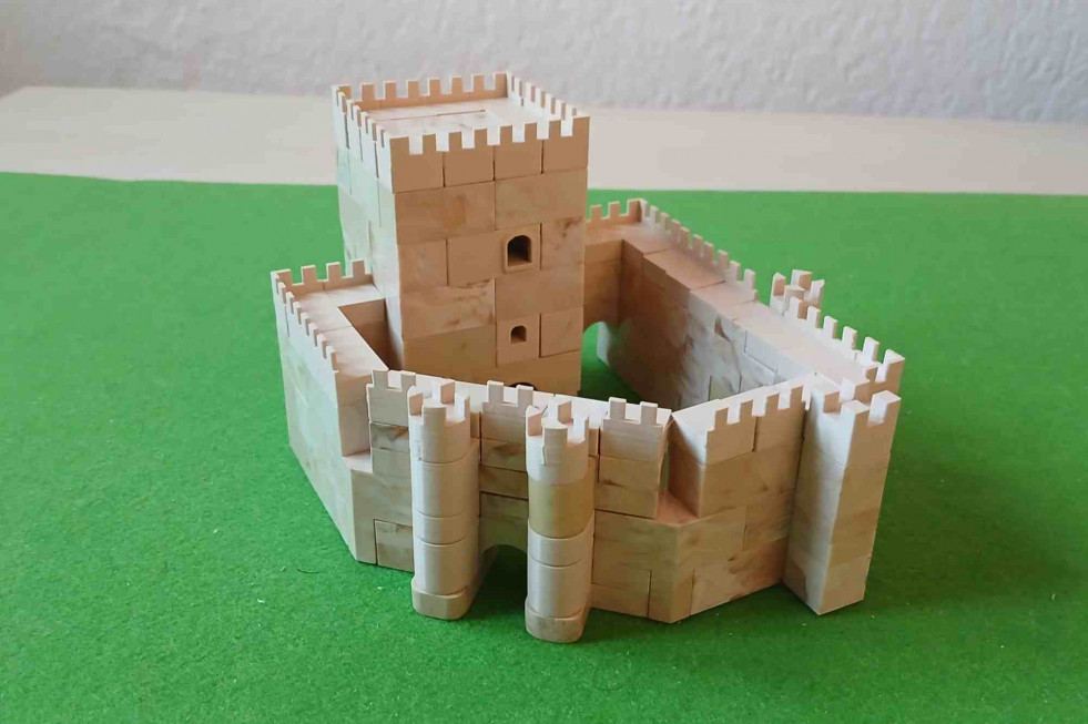 976 840 472 646 082 230 (66)